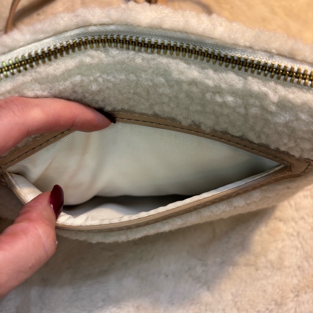 NWT Universal Thread Crossbody Bag Addison Cream Sherpa Tan Vegan Leather Zipup - Picture 9 of 16